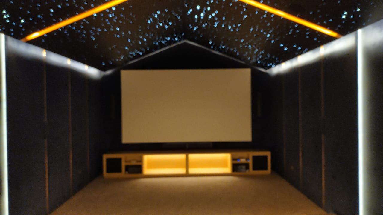 Custom home cinema with star ceiling
