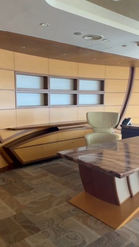 Vinyl-wrapped executive desk, Dubai office